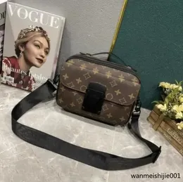 Lyxdesigners väska män messenger väskor med varumärkesdesigner handväskor berömda märken tote shoppare crossbody messenger vintage väska män plånböcker