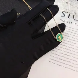 Ny designer romantisk kärlek gåva halsband hög kvalitet kvinnor smycken lång kedja lyxdesigner 18k guld pläterad halsband enkel modehänge halsband