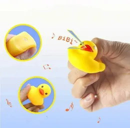 YG7C Bath Toys 10pcs Mini Rubber Ducks Preschool Bath Toys Squeak Float Ducks Baby Pathub Dufk Gift for Toddlers Kids Boys Girl Birthday D240507