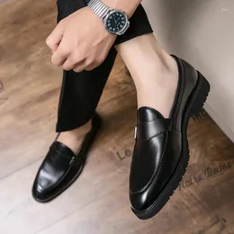 Lässige Schuhe große Größe 48 Männer Schwarze Kleiderlaafer Italienisches Leder für Modetrend Luxus Sommer Stilvoller männlicher Hippie