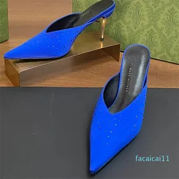 Kristal Slaytlar Mules Terlik Tasarımcı Sandal Kadın Topuklu Ayakkabı Saçlı Ayak parmakları Slipper 2024 Erken Bahar İpek Saten Tek Ayakkabı Metal Stiletto