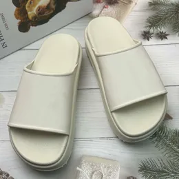 Tasarımcı Ayakkabı Yeni Stil Terlik Sandal Slayt Macaron Kalın Alt Alt Slip Slip Yumuşak Alt Moda Ev Terlik Kadınlar Plaj Flip-Flops Giymek