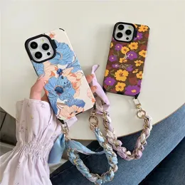 Designer Telefonfodral Fashion Flowers Cover för iPhone 15Promax 15Pro 15 14Promax 14Pro 14 13 Pro Max 13 Girl Friend Gift Spring Silk Wristband Chain stockproof Case
