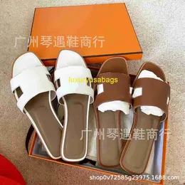 Ledersandalen Oran Womens Pantoffers Hb echtes Leder atmungsaktivem Flachanteil für Frauen trendy 2024 Sommer Instagram Daily Sheepell St. Have Logo