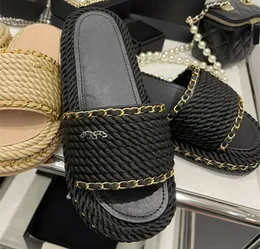 Parisiska kvinnors sandaler av hög kvalitet lyxiga designermärke tofflor metallkedja handgjorda vävda strandskor anti slip tjocka solade skor kanal designer skor ch ch