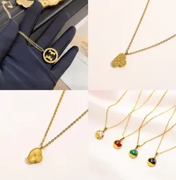 18k Goldplated Neckor Charming Girl039s Love Pendant Necklace Luxury Designer039s Letter Lock Necklace är designad för W3187972