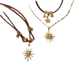 Anhänger Halsketten Europäische und amerikanische Retro Maillard süße kühle braune Halskette Persönlichkeit Doppel Sonnenblumen Design Schlüsselblatt Kette