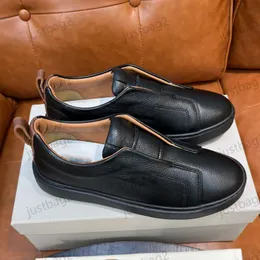 2024 Luksusowy projektant Sant Shoe Men Blue Turbled Leather Slipon Sneaker