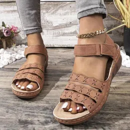 Gelegenheitsschuhe weiblich zum Verkauf 2024 Retro Frauen Rom Sandalen komfortable Plattform mit niedriger Absatz und vielseitige große Größe