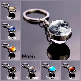 Lysande solsystem Planet Keychain Glow in the Dark Glass Ball Keyrings Moon Earth Sun Mars Pendant Bag Key Holder Accessory 240506