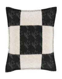 Classic Jacquard Home Pillows Cushion Designer Letter Caso de travesseiro de cashmere Sofá de cashmere Casco de lã maciahas