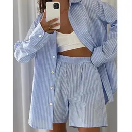 Frauen im Freien im Freien im Outdoor -Pyjama -Set SingleBreasted Niederleger Home Gown Blue Stripe Langarm Shirt Lose High Tailled Shorts 2PC 240429