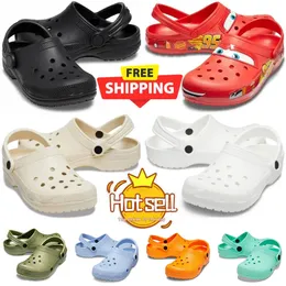 crocs 샌들 슬리퍼 kids mens women charms salehe bembury croc crocc croos crocks slides Top Designer plataforma sandals triplo preto chinelos sapatos loafers 【code ：L】