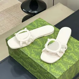 Designer Sandals Slipisti vintage di lusso per acqua per le vacanze Play Acqua di toe quadrate di ghidascetti di gelatine dimensioni 35-41 03