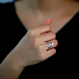 Pierścionki ślubne Skyrim Lovely Dwa koty pierścionki dla kobiet stal nierdzewna pierścionek palec palec mody biżuteria z okazji urodzin Prezent urodzinowy Nowy w hurtowni