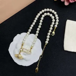 Designer di moda Designer Collane a ciondolo Lettera Chokers Women Jewelry Metal Pearl Necklace Cjeweler Viviane Westwood per Woman Chain 1925ess