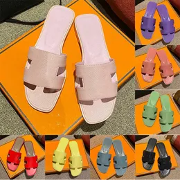 Tasarımcı Lüks Sıradan Sandalet Kadın Klasik Ayakkabı 2024 Moda En Kaliteli Sandal Mor Yeşil Platform Evi ve Açık Seyahat Yaz Plajı Düz ​​Terlikleri 35-42