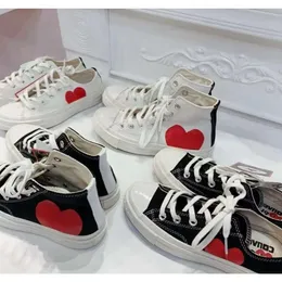 Red Heart Canvas Shoes Spädbarn Sneakers Förskola Nyfödda barn Canvas Shoes Peekaboo Big Boy Girl Gradeschool Sneakers