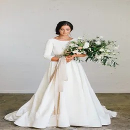 Nya Boho A-Line Soft Satin Modest Bröllopsklänningar med 3 4 ärmar med pärlor med låg rygg land brudklänningar 2020 skräddarsydd couture 277r