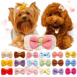 Vestuário para cães 50pcs arcos de cabelo com elásticos de borracha Candy Candy Color algodão para cães animais de estimação Acessórios de preparação para animais de estimação