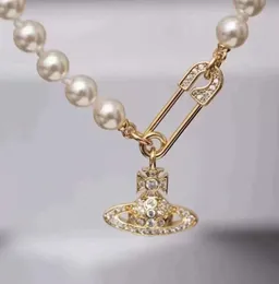 ペンダントネックレスデザイナーレターViviane Chokers Luxury Women Fashion Jewelry Metal Pearl Necklace Cjeweler Westwood 6883ess