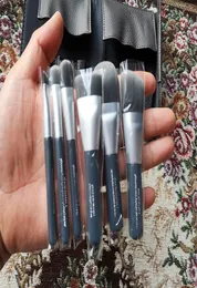 Brand Se 6pcs Mini Charcoal DELUXE ANTIBACTERIAL Brush Set 7pcs Brushes For Face Eye Lip Powder Foundation Eyeshadow Makeup Cosmet2244296