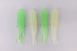 30pcslot 43 pollici b2 pesca di plastica morbida di polpi calamari di calamari luminosi esche in verde chiaro brillano in buio2156018
