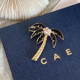 Luxury 18k Gold-Plated Brosch Brand Designer New Coconut Tree Shaped Fashionable Brosch Högkvalitativ smycken Charmig tjej Högkvalitativ brosch Matchning Box