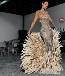 Abito da sera Yousef Aljasmi Kim Kardashian Mermaid High Neck Feather Perle d'argento Cristalli di abiti lunghi Zuhair Murad Ziadnakad 00118041970