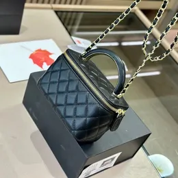 Designer Clutch Bag Woc Cosmetic Matel Hardware Handle Luxury Crossbody Bag Diamond Lattice Shopping Axelkedja Real Leather Handba QJSS