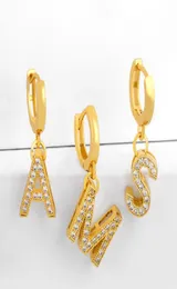 2020 Trenda moda alfabet Leting Earing Zircon Microinlaid Huggie Earring 18K Gold Elmated Mosiężne Miedziane kolę dla kobiet Chri2878389