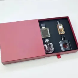 BOIX Caixa de presente Conjunto de perfumes femininos de alta qualidade 30mlx4 Fragrância de flores e frutas atraentes eranos com duração de spray feminino de spray feminino têm uma variedade de estilos