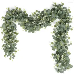 الزهور الزخرفية الاصطناعية الأوكالبتوس أوراق Greenery Garland Faux Plant الربيع مع التوت الأبيض لديكور حفل زفاف منزل