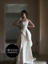 Designer 2024 Nuovo abito da sposa sposa senza spalla sposa abito da sposa medio fitto taffeta satinato di nozze semplici.