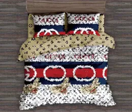 Puntatore Set di biancheria da letto di design di lusso set classico Letter Logo Khaki cuscino per copertura del piumino stampato 4 pezzi Pure Cotton comodo confortevole
