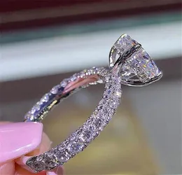 Anéis de designer feminino zircão romântico Brilhante Princesa Anéis Oval Stone Casamento Jóias de moda nupcial para Women6616098