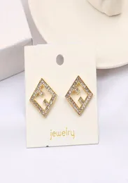 Mode kvinnliga designer örhängen örn studdesigners märke 18k guld pläterade geometri bokstäver kristall strass örhänge bröllop fest4849880