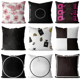 Travesseiro de grife de grife de travesseiro preto e branco Logotipo de pill home capa Decoração de sofá almofada 45 x45cm Core de travesseiro removível