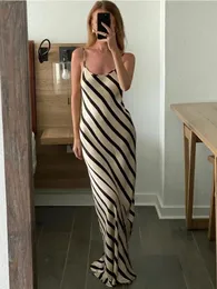 Tisty Zebra bedruckte elegante Neckholder -Kleider weibliche ärmellose schlank lose gedruckte gestreifte Langkleid Damen Rückenfreie Maxi -Kleid 240430