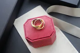 10a designers smycken klöver ring klassisk diamantring bröllop ringar av kvinna man älskar ring guld silver krom hjärtring valentiner mödrar dag med låddammväska