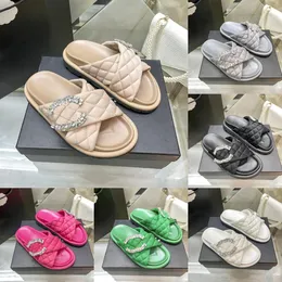 10a designer sandaler kvinnor glider broderad sandal berömd märke c sommar rese strand randiga platt tofflor damer flip flops mule mönster rems sandal bild