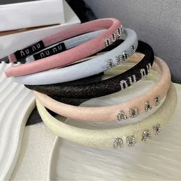 Fashion Luxury Designer Letter M Bandas de cabeça Bandas de cabelo para feminino Elastic Elastic Head Band 1,4cm estreita bandeira envolve o acessório de alta qualidade