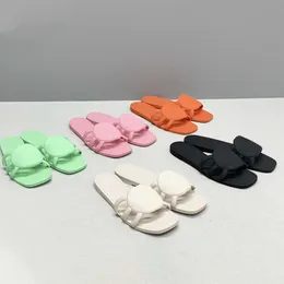 Новые сандалии дизайнер скользит женские взаимосвязанные складывания резиновые тапочки летние шлепанцы пляжные пляжные туфли с коробкой 560