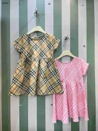 패션 쇼트 슬리브 베이비 스커트 어린이 디자이너 옷 크기 100-150 cm 여름 공주 드레스 멀티 컬러 스트라이프 디자인 소녀 파티 드레스 24may