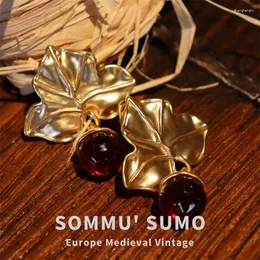 Kolczyki Dangle Luksusowe środkowe vintage wino czerwony szklany szklany liście liści liści sznurki miedziane złoto plisowane