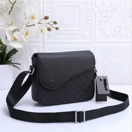 Luxurys Designer bags men Leather Black Flowers Messenger Crossbody Bags Shopping Bag Men Shoulder bag Handbags Women Wallets purse tote ba M46255 N42710