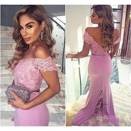 2021 Light Purple Off Spalla Bridesmaid per abiti da festa formali a sirena di pizzo di nozze con bottoni Maid of Honor Dresses 0509