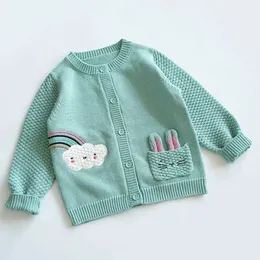 Sets para crianças e garotas roupas fofas de suéter de coelho verde garoto bordado Rainbow Cardigan Cotton Autumn Children 2 a 7 anos Q240508