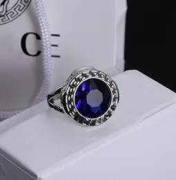 Personlighet Classic Big Blue Gemstone Ring Bague Luxury Designer Rings Silver Plated Ring Högkvalitativa smyckenälskare gåva för kvinnor