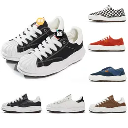Designer Canvas Shoes Men Women Casual Shoes Classic Brand Leisure Man Trainers School Board Sneakers Non-Slip Outdoor Street Style Lace Up Flats Shell Toe Couples